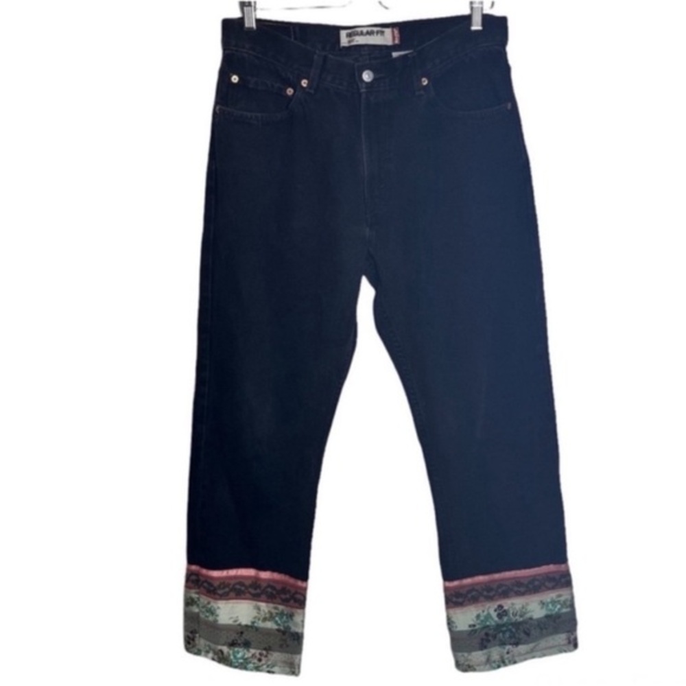 URBAN Renewal Recycled LEVI’S Bandana Patched Jean